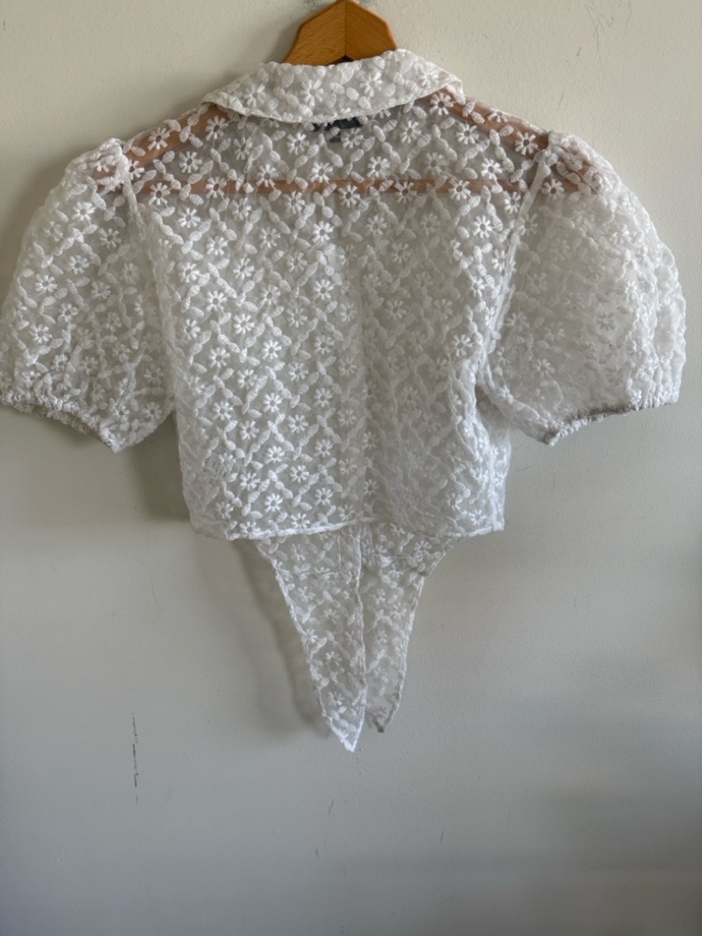 Majorelle Puff sleeve  floral embroidered tie front crop button down top small - Picture 5 of 7